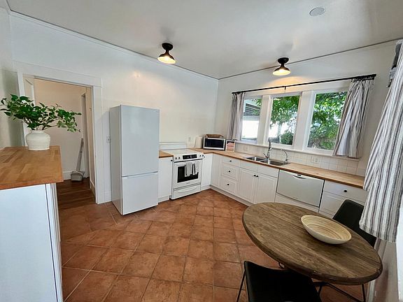 3rd image of 319 W Los Olivos St #A