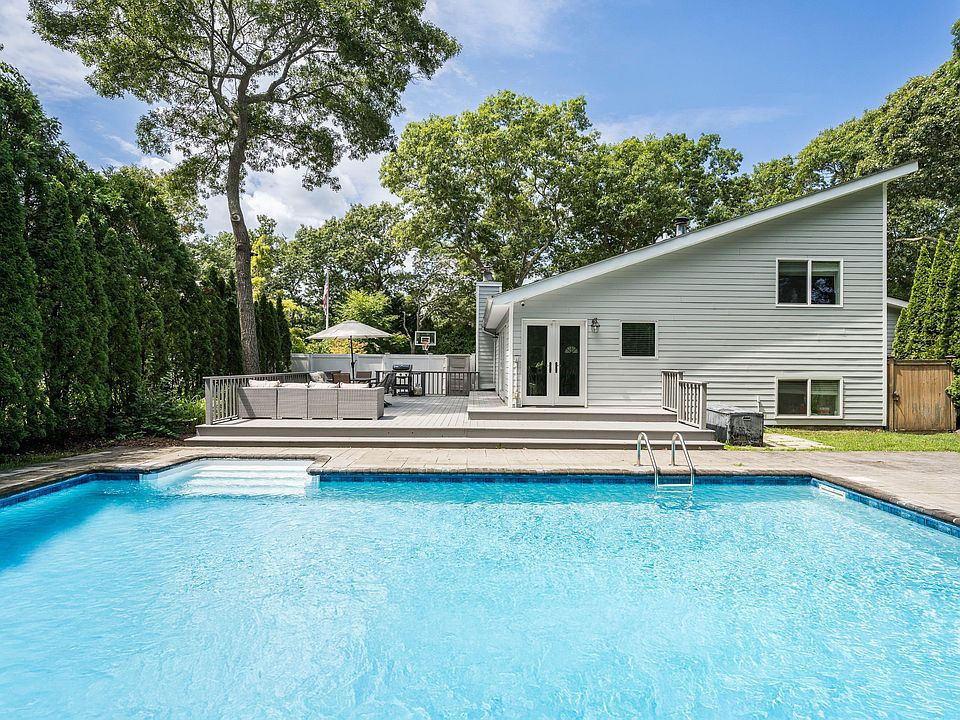 1st image of 2976 Quogue Riverhead Rd