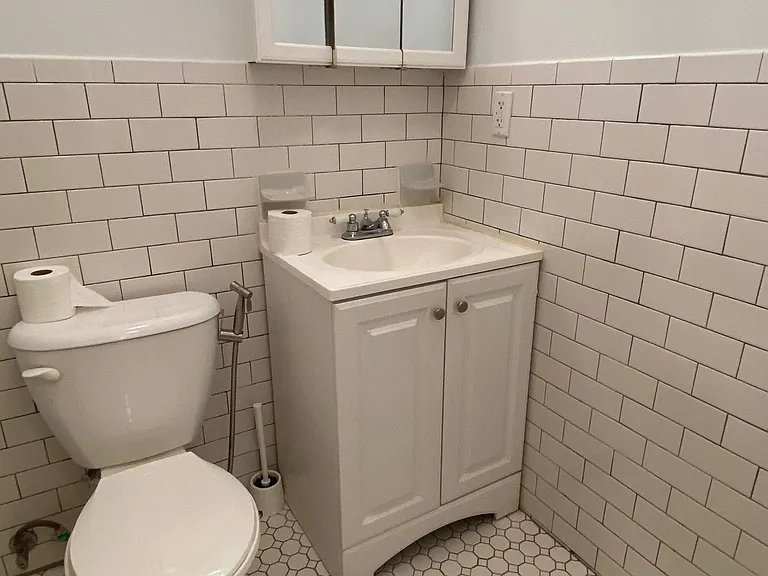 43-33 42nd St #4D — Photo 12