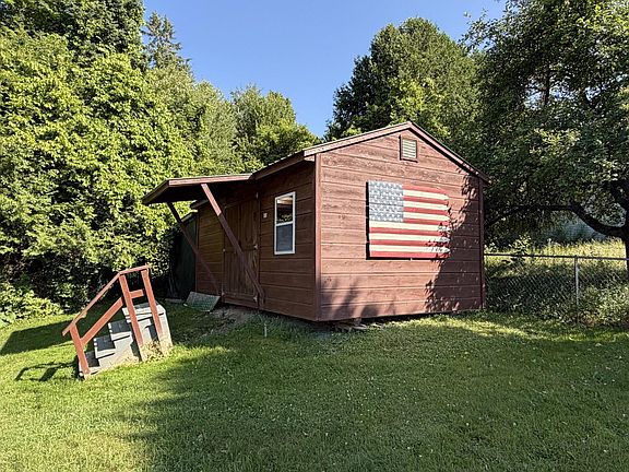 5th image of 185 Foxcroft Road