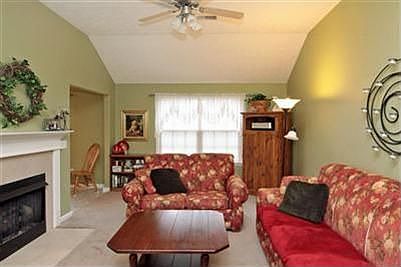 3rd image of 112 Stanley Dr