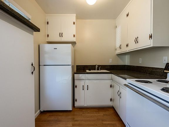 2nd image of 1437 Floribunda Ave APT 1