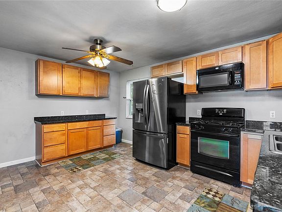 4th image of 821 Cormar Dr