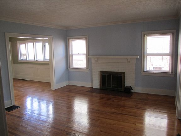 4th image of 1445 Genessee St SE