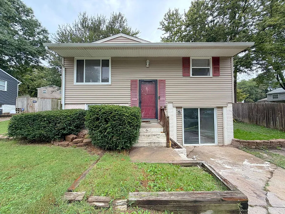 1612 N Cherokee St