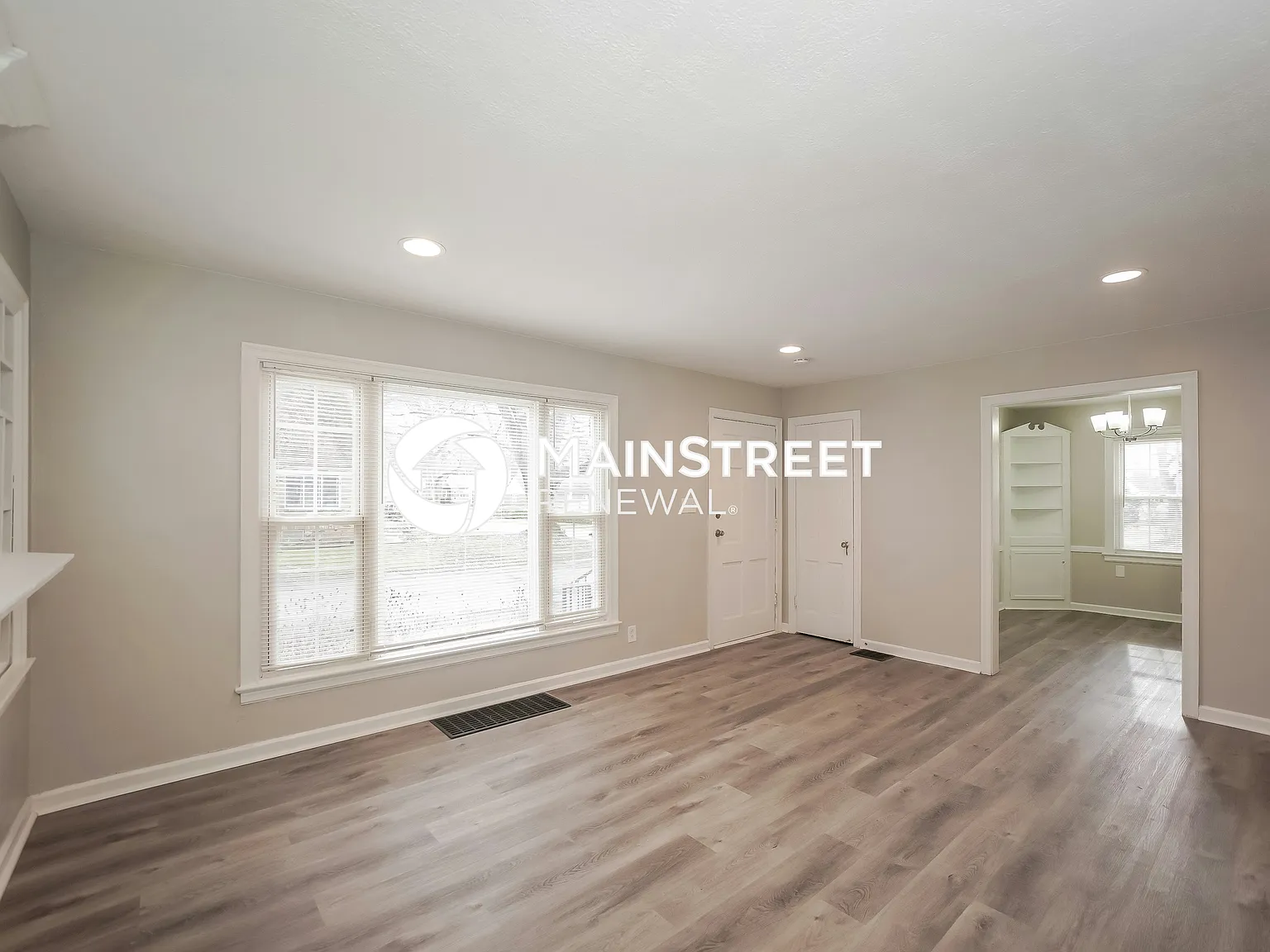 2426 E Northgate St — Photo 4