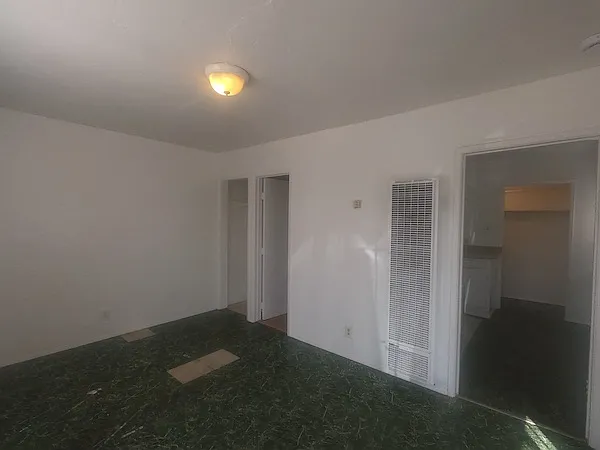 160 W San Ysidro Blvd #4 — Photo 8