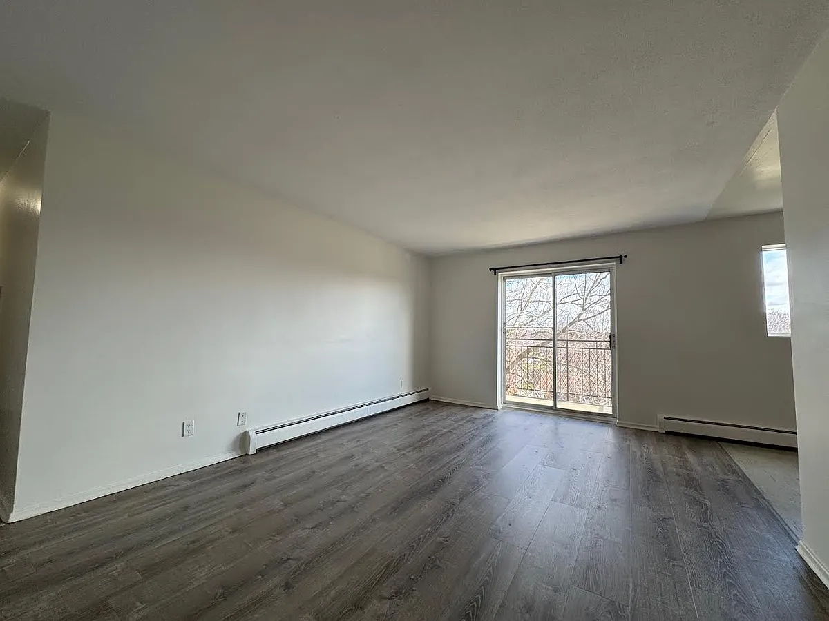 Building Photo - 72 Wilfred Ave #406