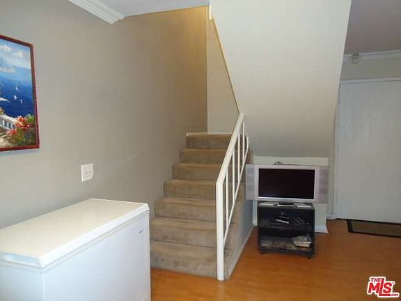 5th image of 8736 Willis Ave