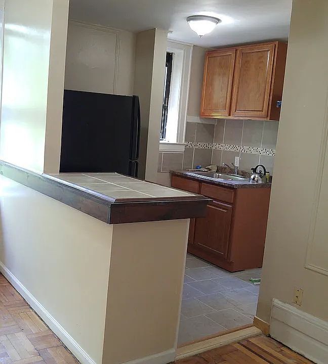 1st image of 245-244 Roseville Ave #5C