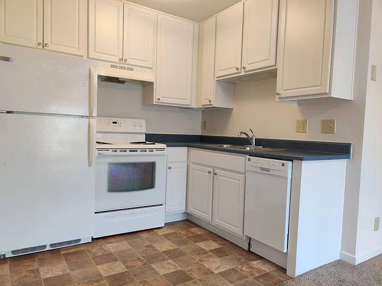 232 Pierce St — Photo 8