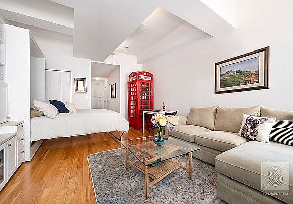 5th image of 99 John St APT 2012