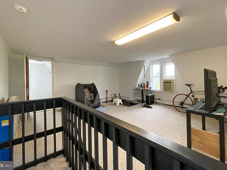 10 Princeton Ave — Photo 17