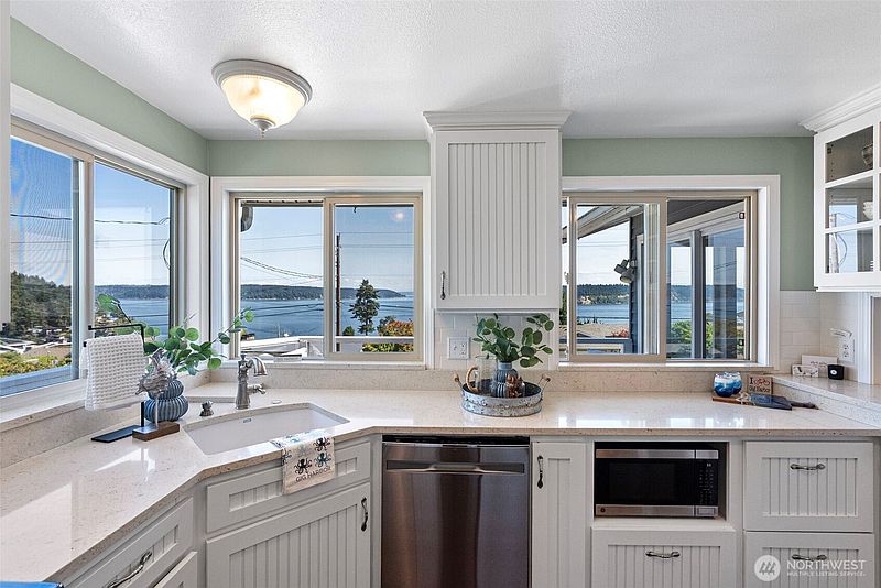 2nd image of 7108 Soundview Drive NW
