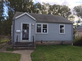 44 Tappen St, Avenel, NJ 07001