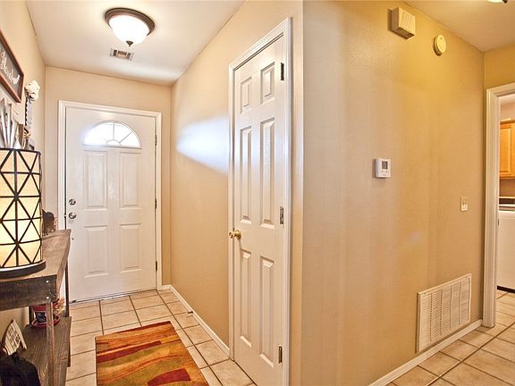 2nd image of 68 Northaven St