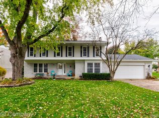 220 Clair Hill Dr, Rochester Hills, MI 48309