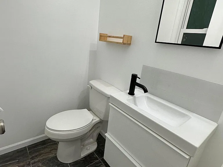 4110 W 47th Ter — Photo 15