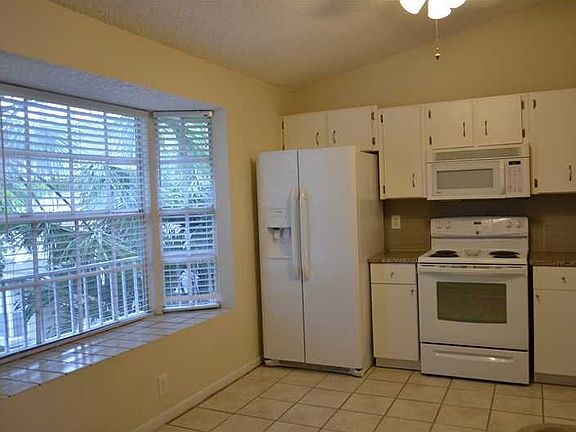 4th image of 12157 NW 36th Pl #2U