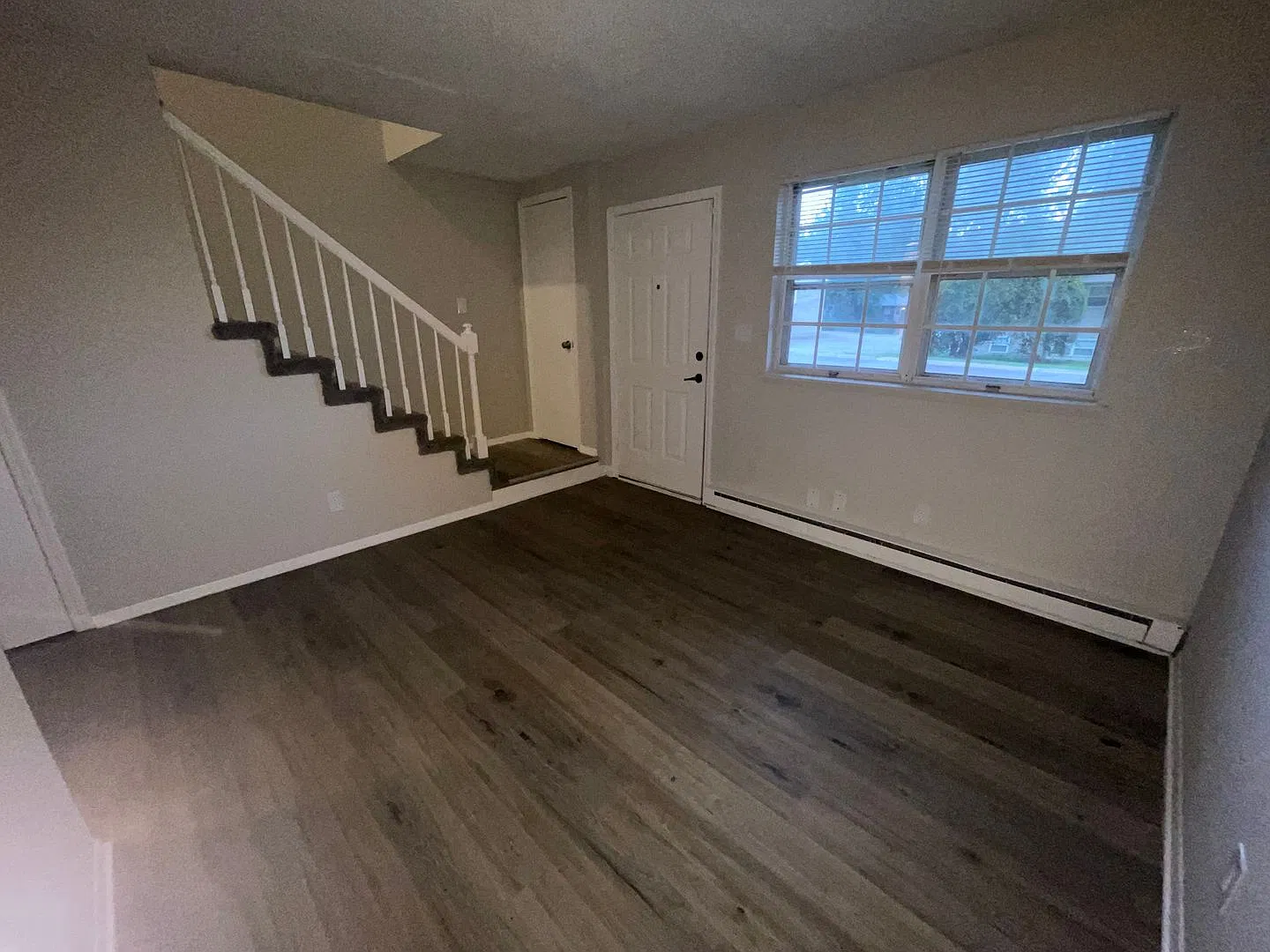 4380-4386 Bellview Dr — Photo 3