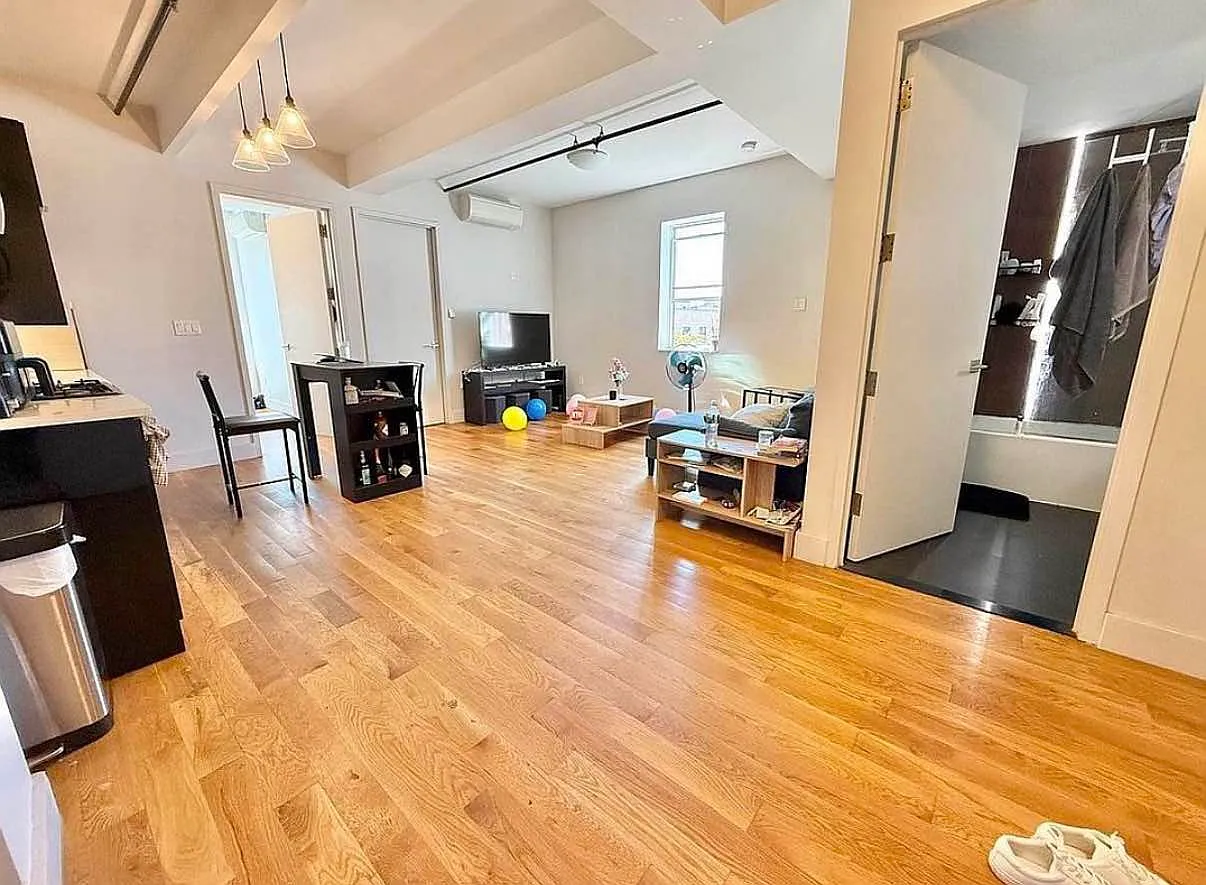 880 Dekalb Avenue — Photo 1