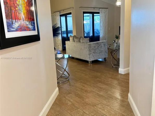 6377 NW 170th Ln, Hialeah, FL 33015