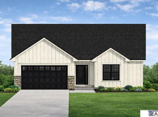8910 Reed St, Papillion, NE 68046