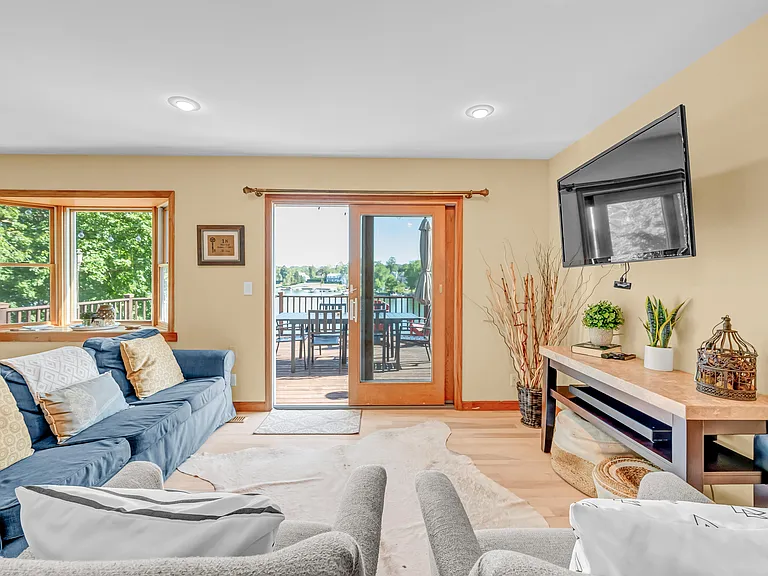 18 Shore Rd — Photo 14