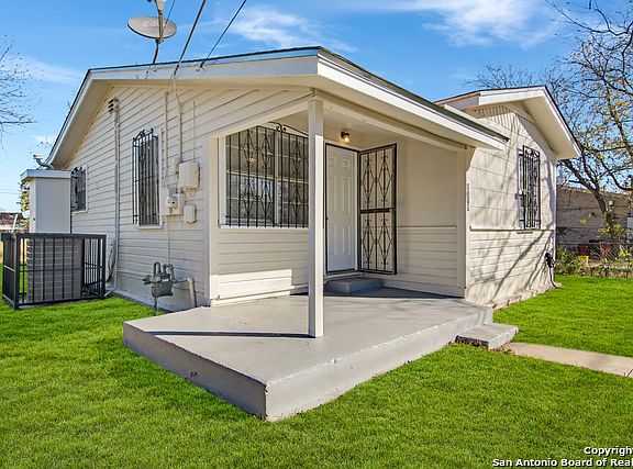 3rd image of 119 Amor Ln