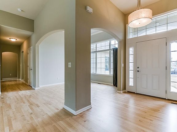 5th image of 9426 Ashbury Ln