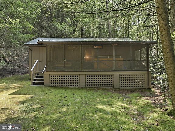 2nd image of 776 Perry Dr