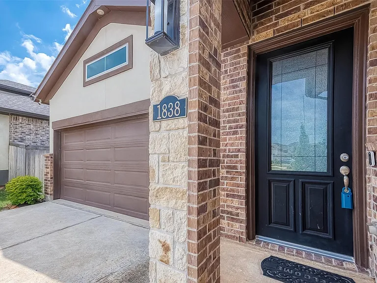 1838 Smithers Landing Dr — Photo 7