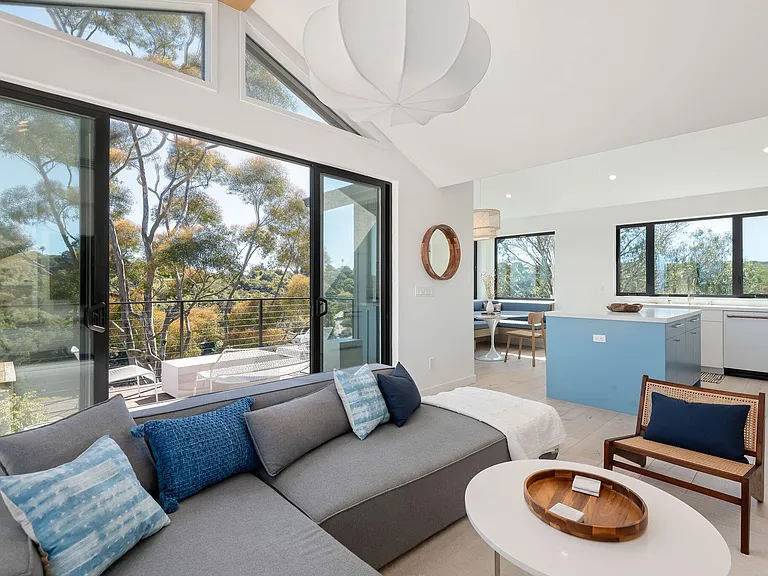 1415 La Cima Rd #B — Photo 10