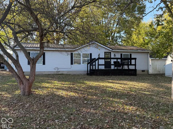 707 S Logan St, Cayuga, IN 47928