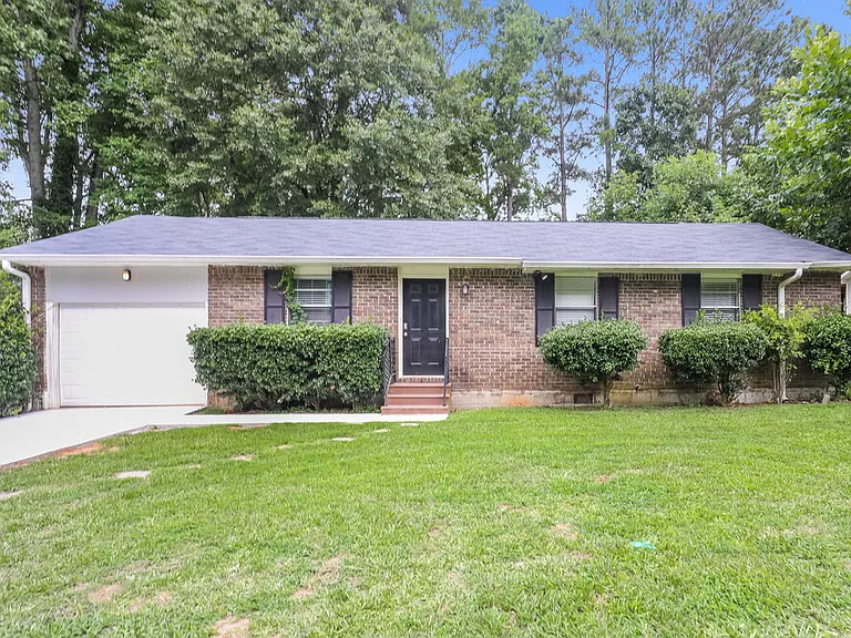 6133 Fieldcrest Dr — Photo 1