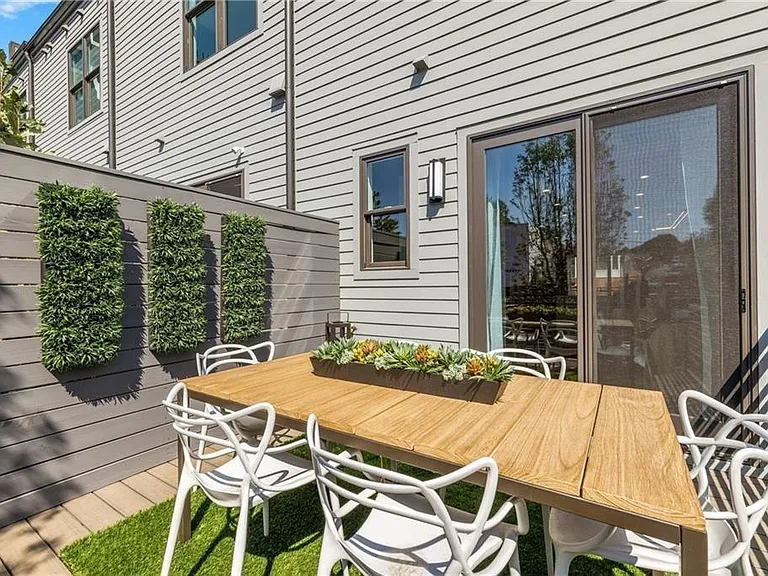 673 Ethel St NW — Photo 60