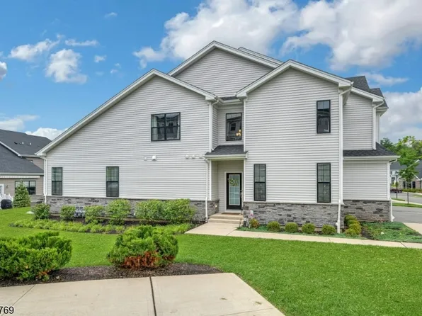 49 Whitney Ave, Morris Plains Boro, NJ 07950