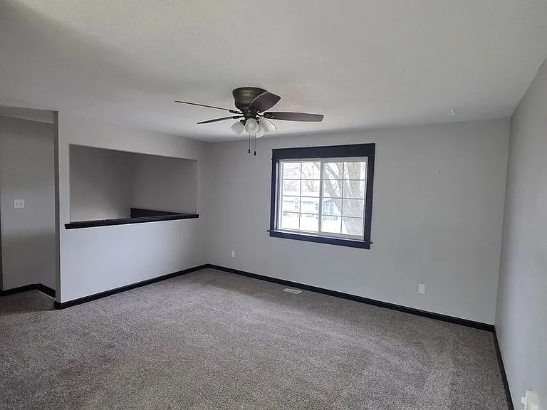 215 Knoll Dr — Photo 11