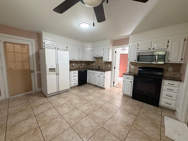 5600 Carmel Rd — Photo 15