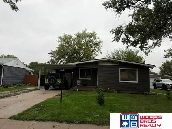 34 Edison Ave, York, NE 68467
