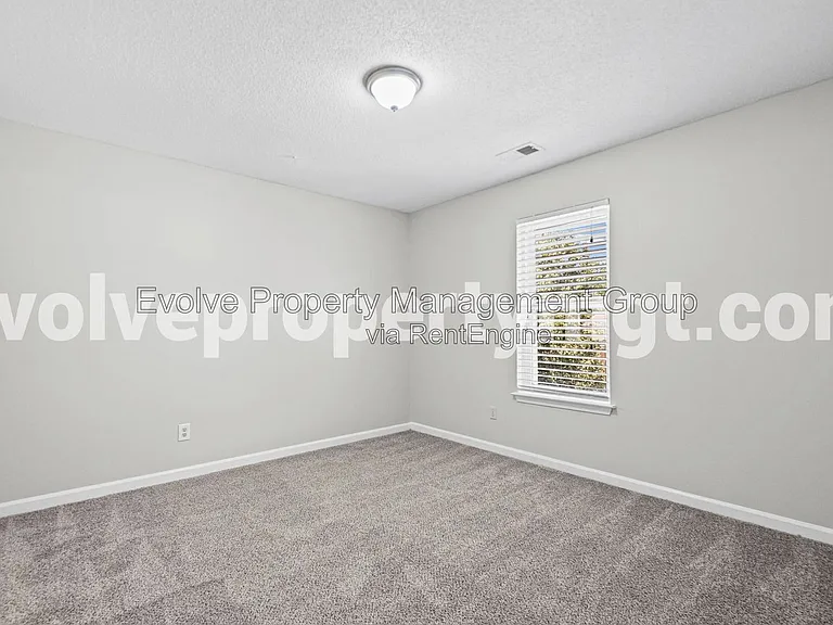8363 Creek Front Dr — Photo 16