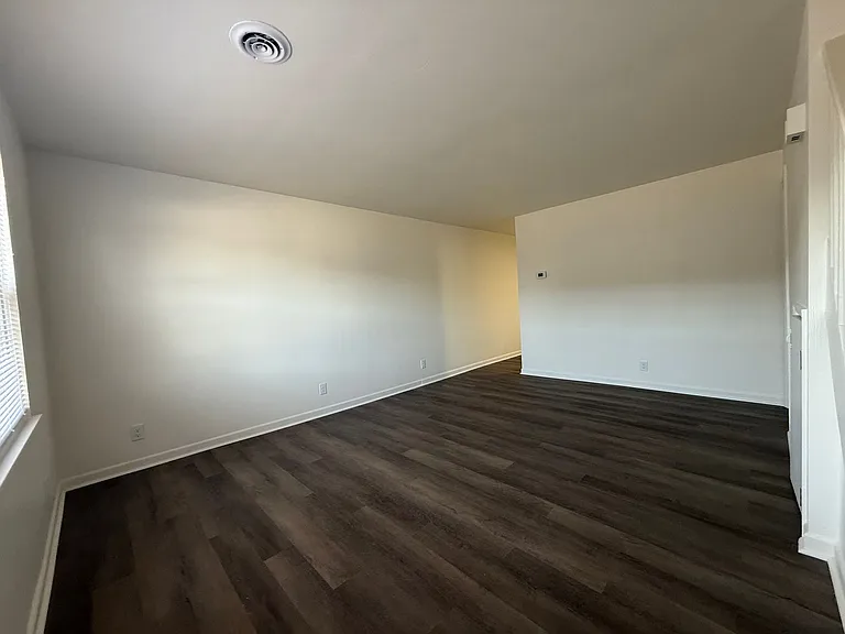 Cypress Townhomes — Photo 9
