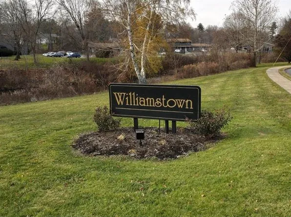 228 Williamstown Ct, Newington, CT 06111