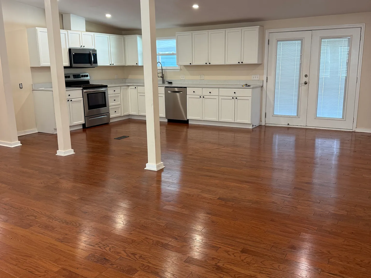 3 bed, 1652 sqft, $1,900 — Photo 4