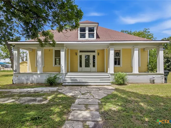 119 N West St, Yorktown, TX 78164