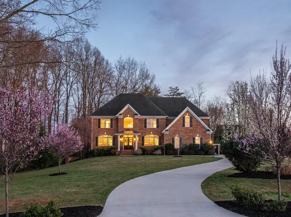 1108 Half Moon Ct, Forest, VA 24551