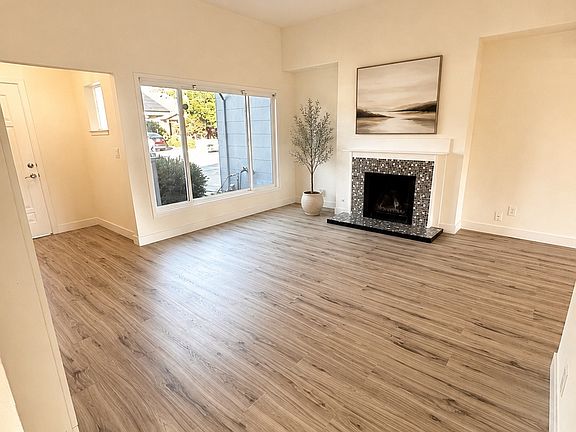 3rd image of 708 Howe St