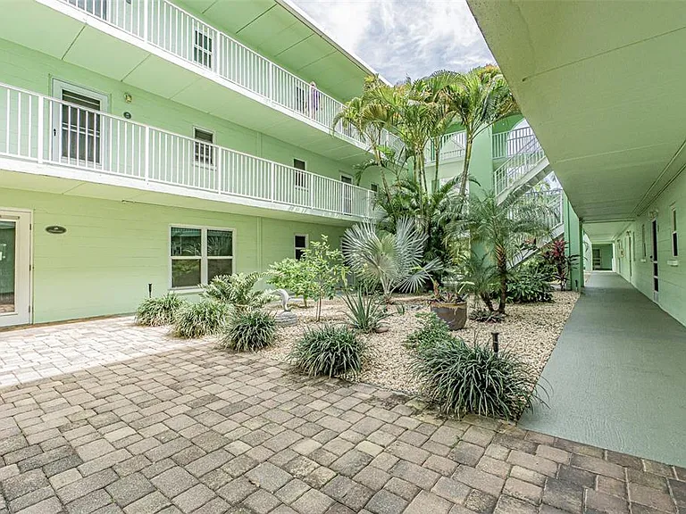 464 N Paula Dr #116 — Photo 3