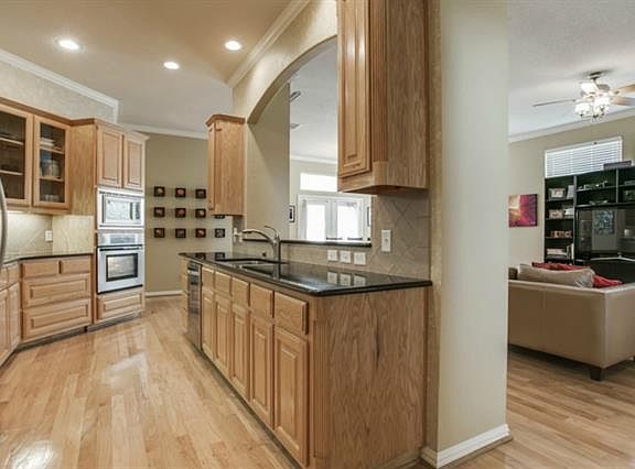 5th image of 304 Park Meadows Dr