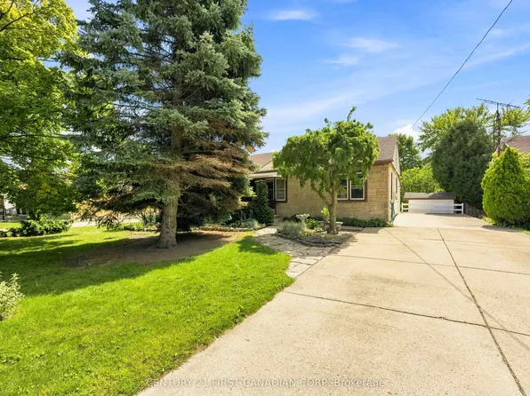 1027 London Rd, Sarnia, ON N7S 1N9